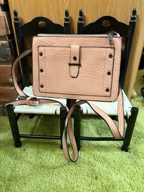 Wrangler Blush Pink Textured Crossbody Bag